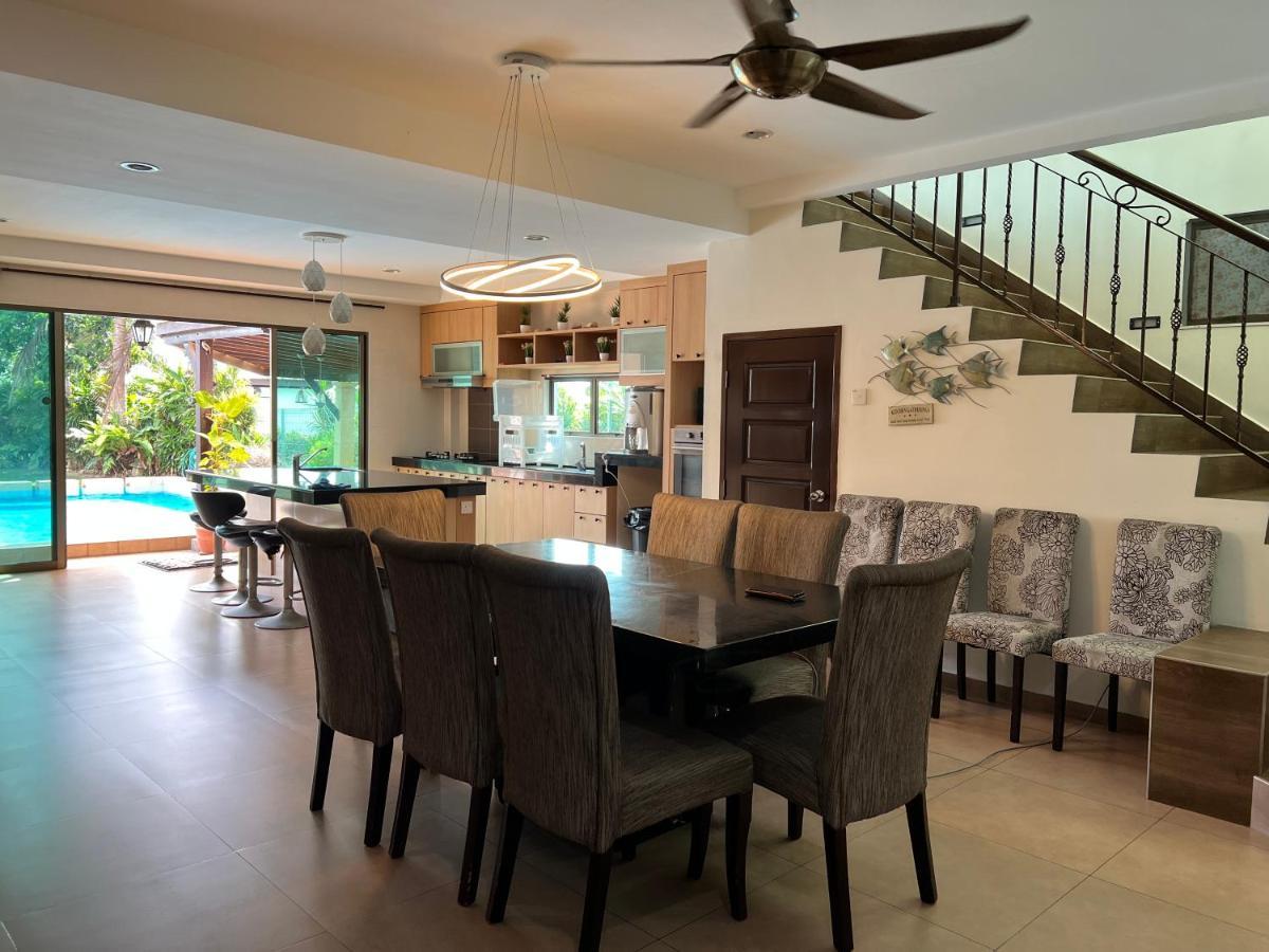 Melaka Beachfront Villa With Pool Exterior foto