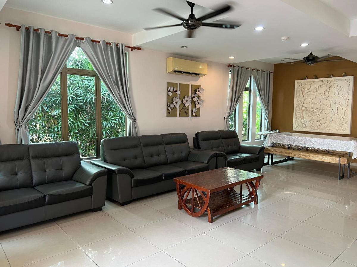 Melaka Beachfront Villa With Pool Exterior foto