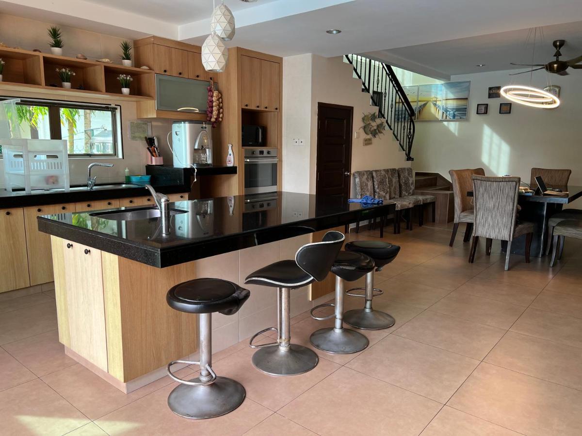Melaka Beachfront Villa With Pool Exterior foto
