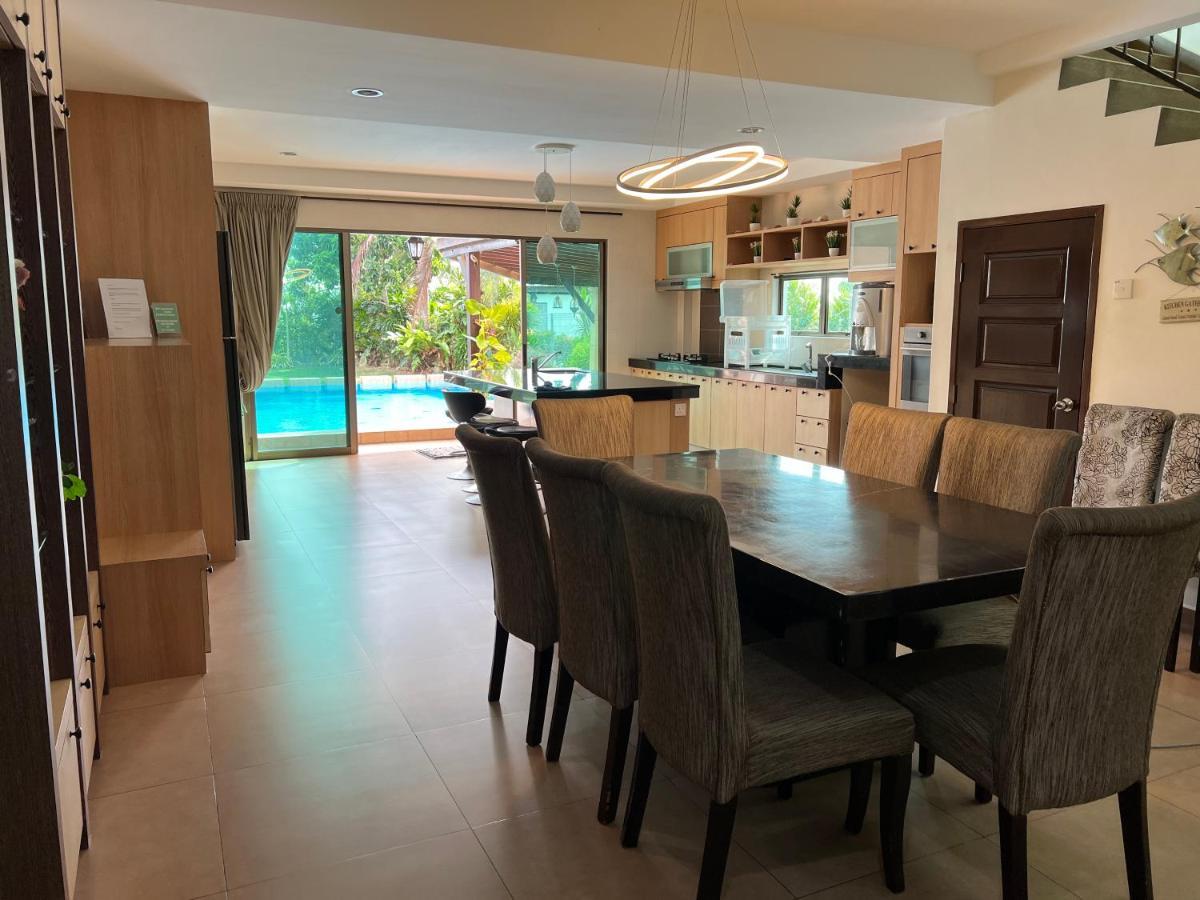 Melaka Beachfront Villa With Pool Exterior foto