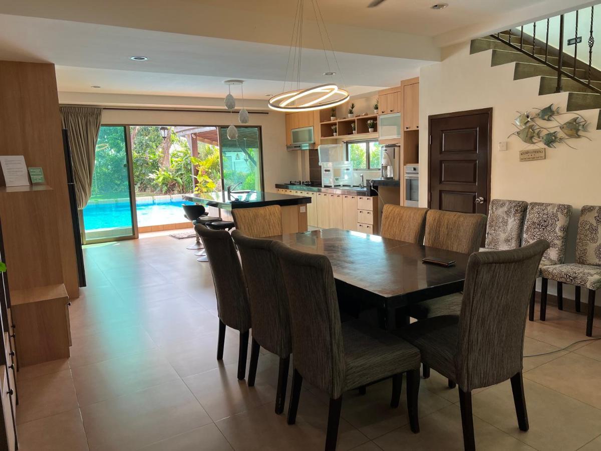 Melaka Beachfront Villa With Pool Exterior foto