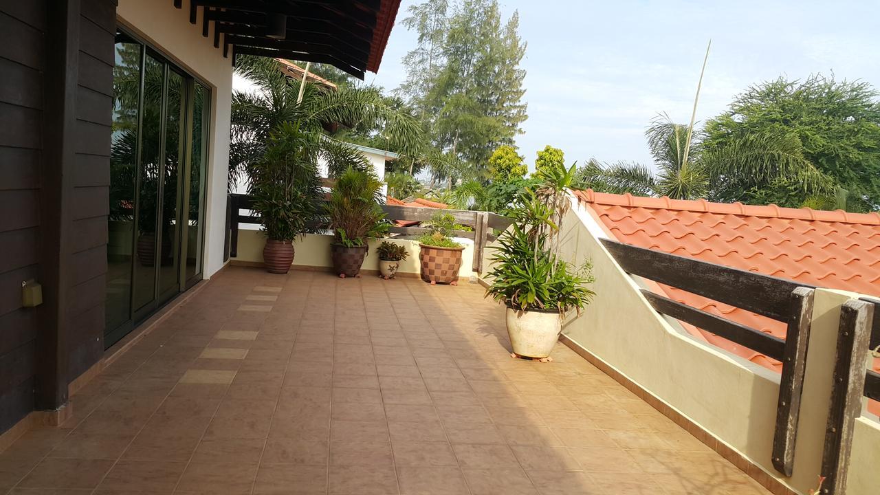 Melaka Beachfront Villa With Pool Exterior foto
